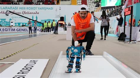 U­l­u­s­l­a­r­a­r­a­s­ı­ ­M­E­B­ ­R­o­b­o­t­ ­Y­a­r­ı­ş­m­a­s­ı­­n­a­ ­1­1­ ­ü­l­k­e­d­e­n­ ­ö­ğ­r­e­n­c­i­l­e­r­ ­k­a­t­ı­l­a­c­a­k­